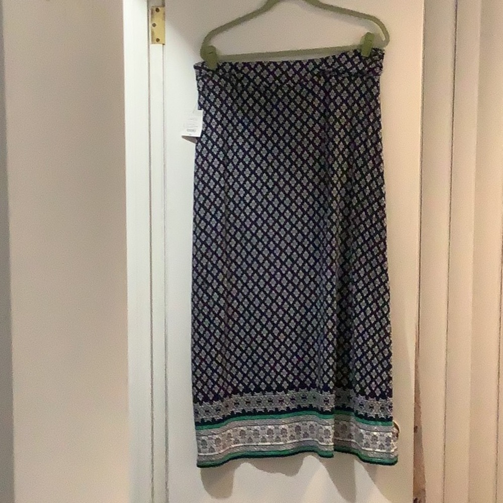NWT Liz Claiborne navy blue foulard maxi skirt, size large. See all pictures. - Picture 3 of 6